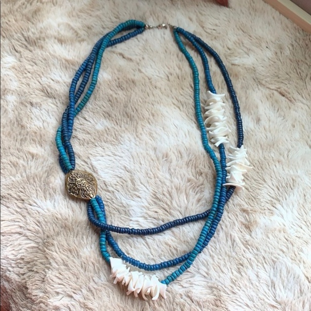 ESTATE Item Costume Necklace with shells